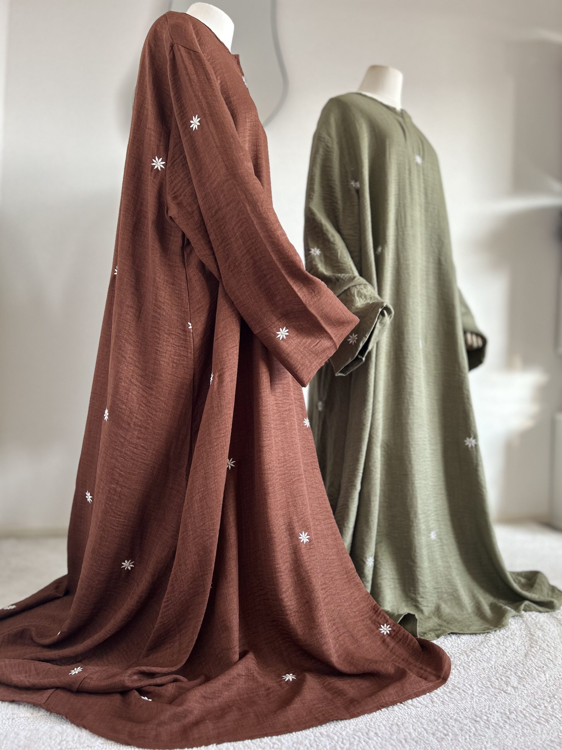 robe brodée