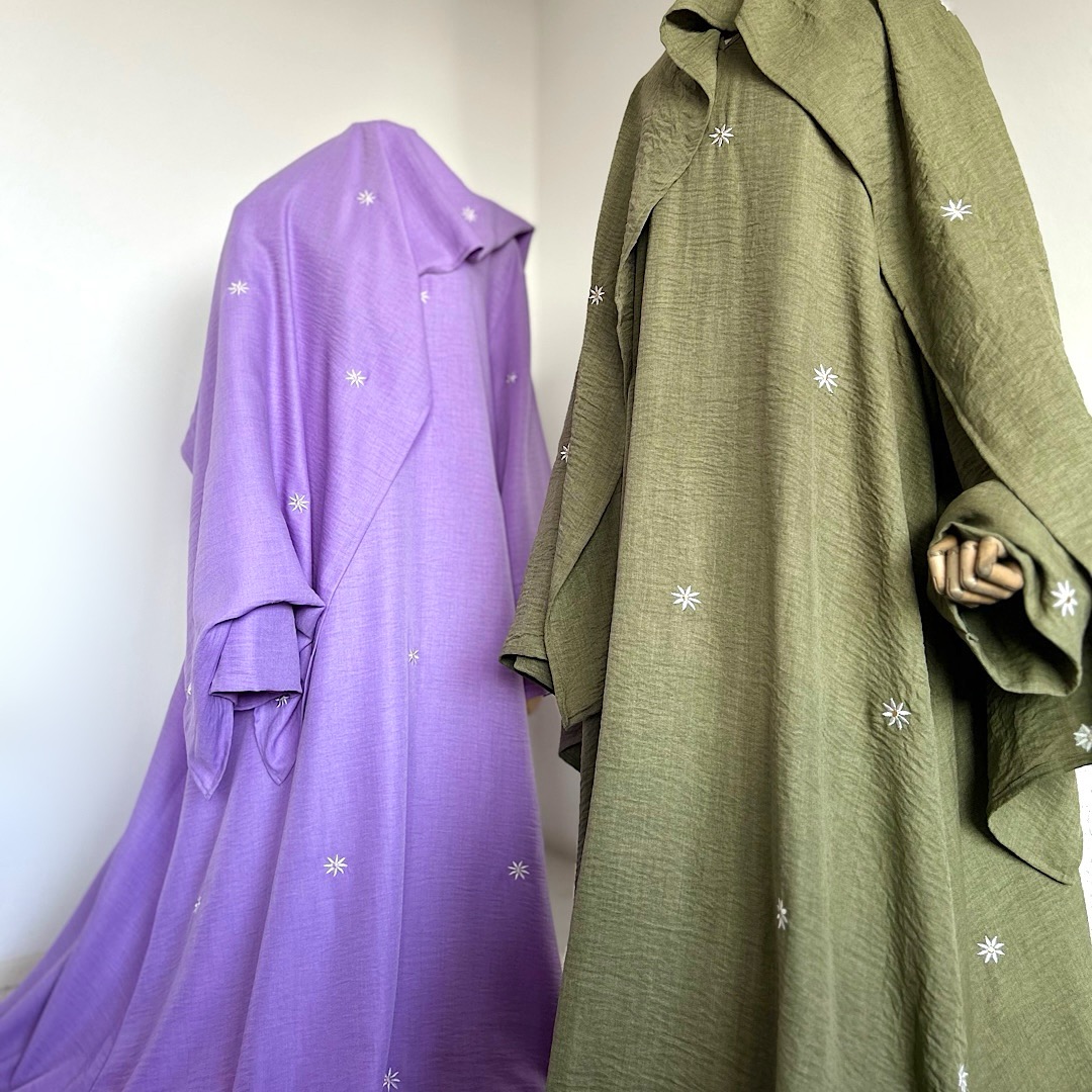 Robe de prière et hijab brodé – Image 2